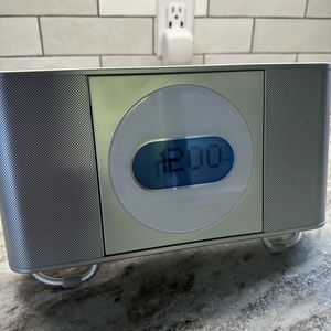 Memorex Digital Stereo Clock Radio AM/FM Dual Alarm Front Load CD Player